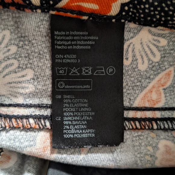 Patterned shorts - Picture 6 of 6